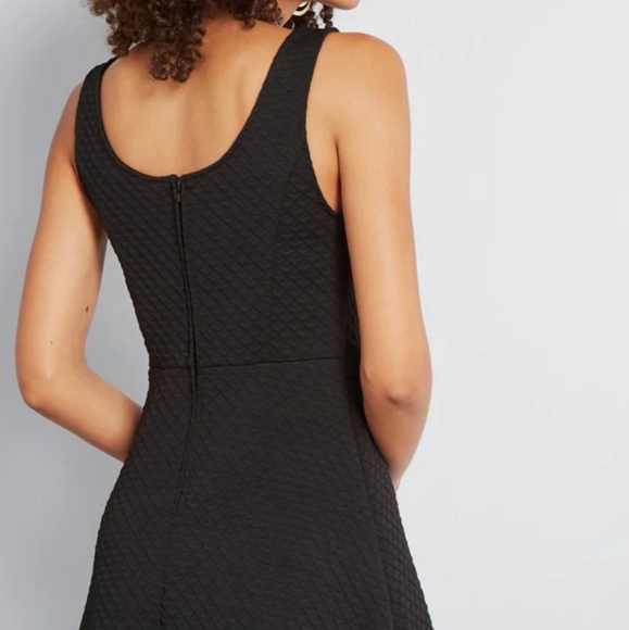 Modcloth Sixties Signature A-Line Dress Women's Size Small, Black Sleeveless - Picture 3 of 9